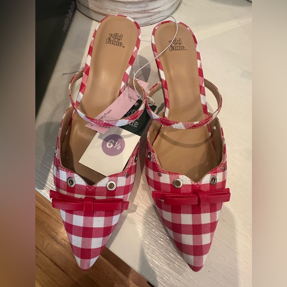 Wild Fable Red Gingham kitten heels 6.5